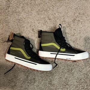 GORE-TEX Kids Olive Green High-Top Sneakers with Lime Stripe